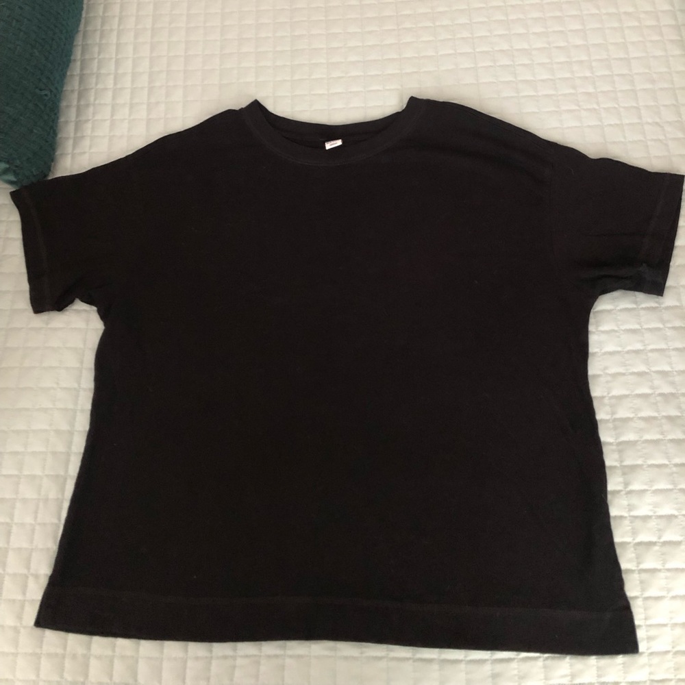 Black t shirt